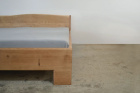 Bett Schweizer Holz.JPG