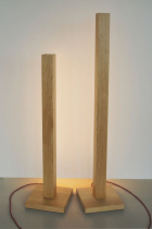 02_Stehleuchte_Holz_Maec_Eiche.jpg