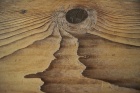 08_Tisch_aus_Altholz_Detail_Oberflaeche.JPG
